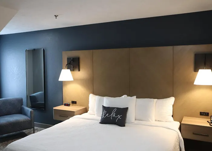 Hotel Eastland & Conference Ctr, Trademark By Wyndham Bloomington
