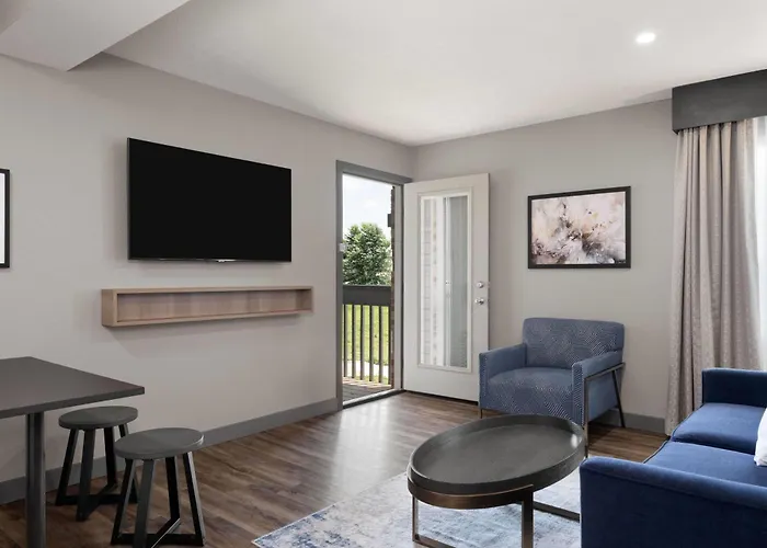 Eastland & Conference Ctr, Trademark By Wyndham 3* Bloomington