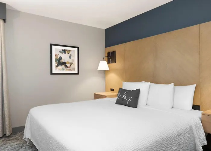 Hotel Eastland & Conference Ctr, Trademark By Wyndham Bloomington