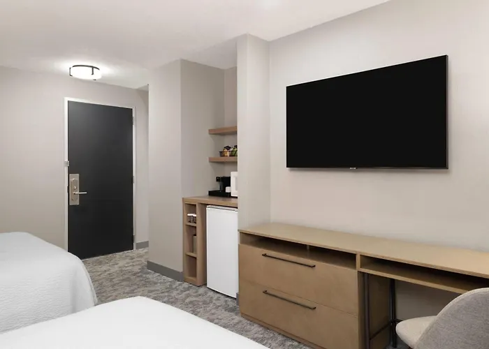 Hotel Eastland & Conference Ctr, Trademark By Wyndham