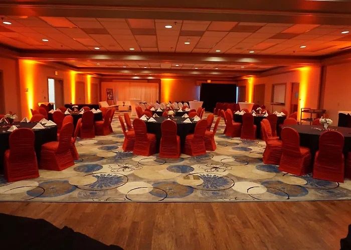 Eastland & Conference Ctr, Trademark By Wyndham 3* Bloomington